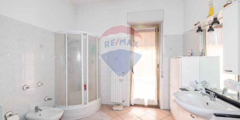 2025042410841-945292-10