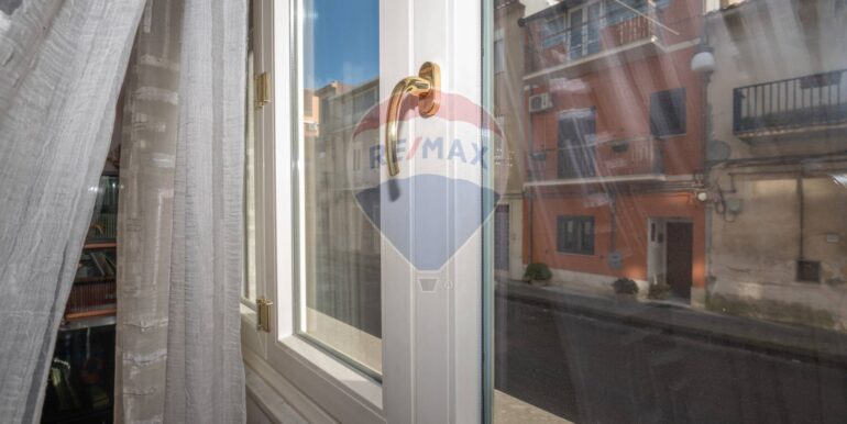 2025012403659-921902-9