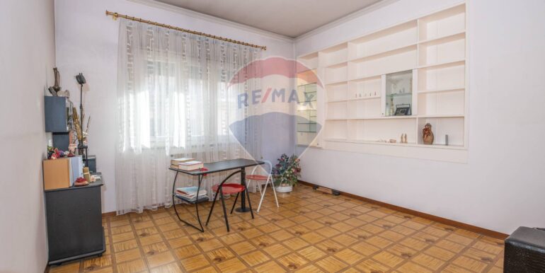 2025012403702-921902-10