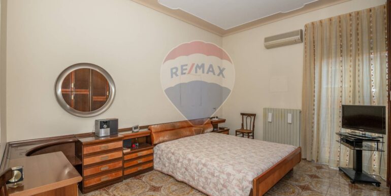 2025012403758-921902-31