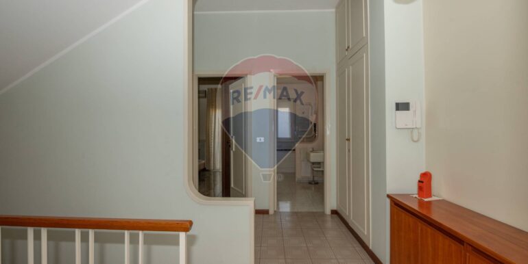 2025012403801-921902-32