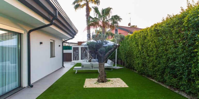 20250207143733-909273-10