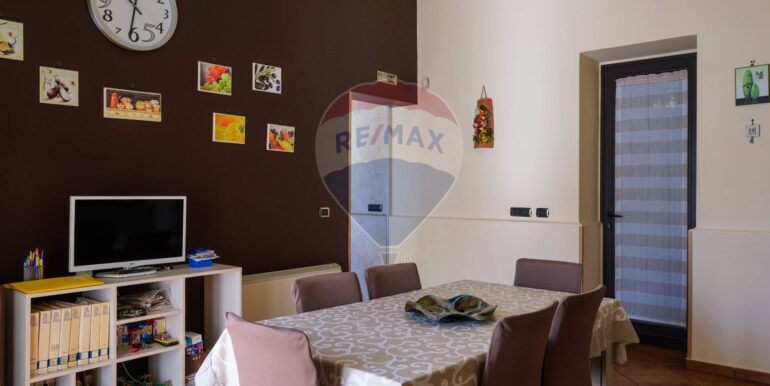 20241105171933-901179-6