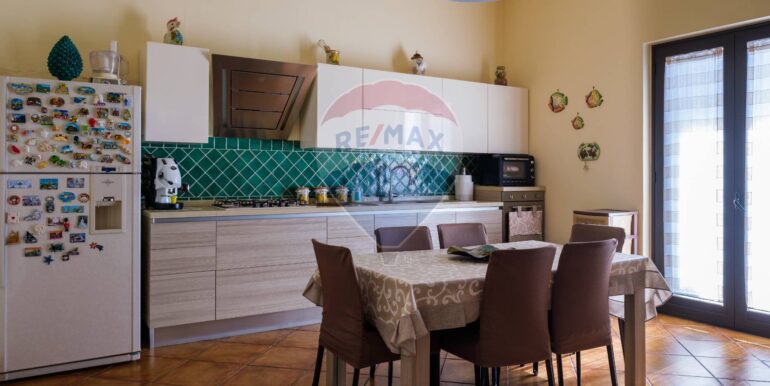 20241105171935-901179-7