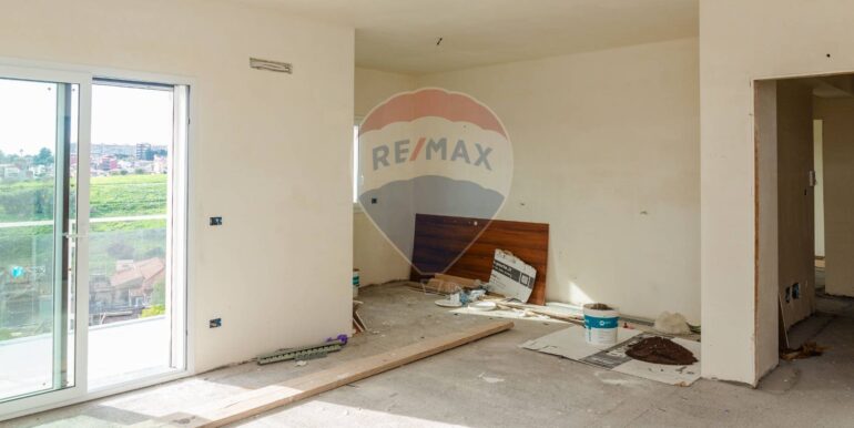 20250125155033-921236-15