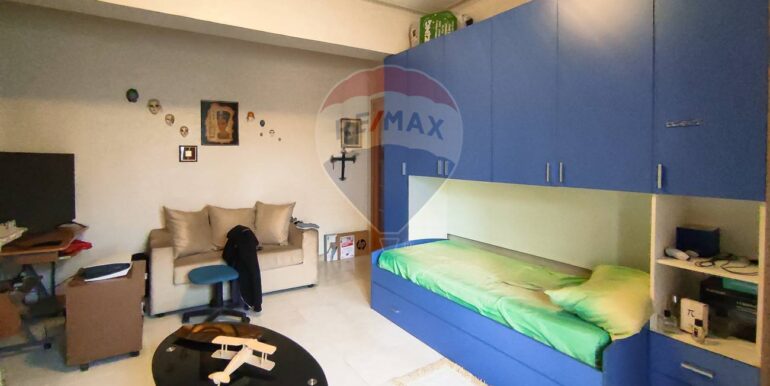 2025080493411-973202-18