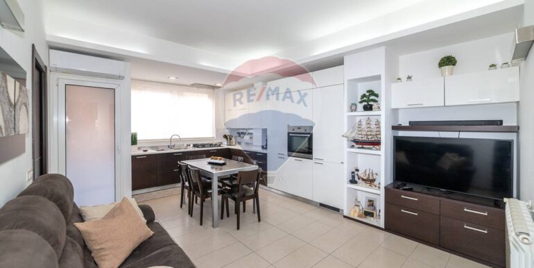 2025082593606-975462-0