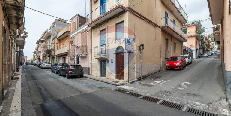 2025082593608-975462-18