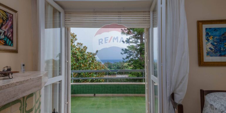 20250829111906-910502-18