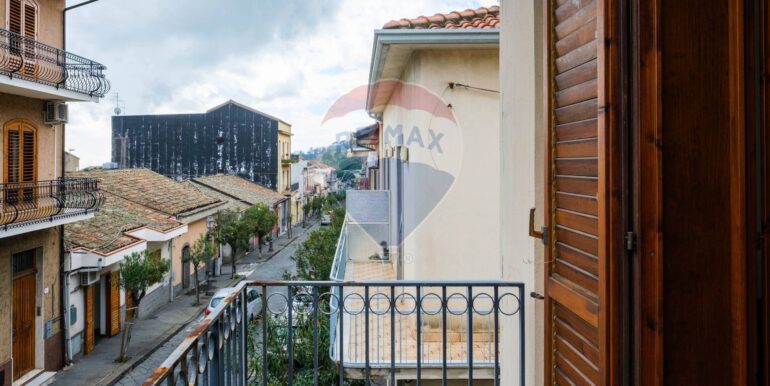 20250125225742-919058-11