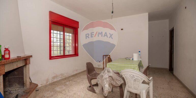 2025040422820-941798-42