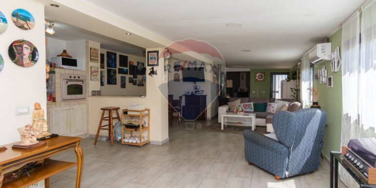 20250407173549-942560-7