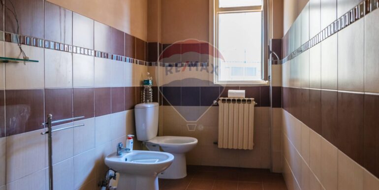 20250808181906-974549-12