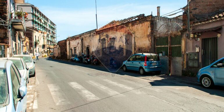 2025082095908-975086-2