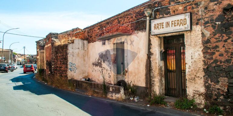 2025082095911-975086-3