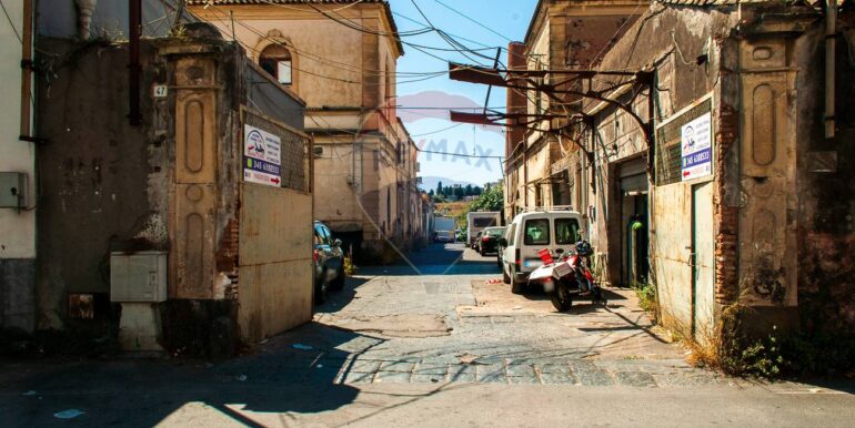 2025082095936-975086-10