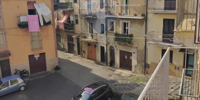 20250821175018-975311-12