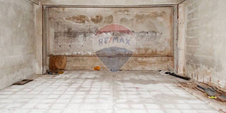 2025082124501-975239-2