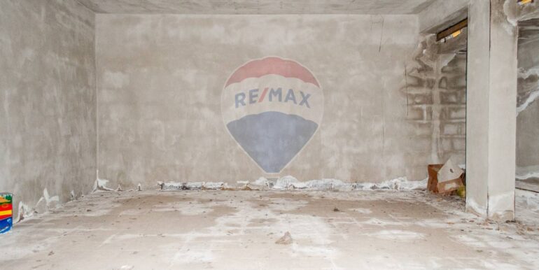 2025082124506-975239-4