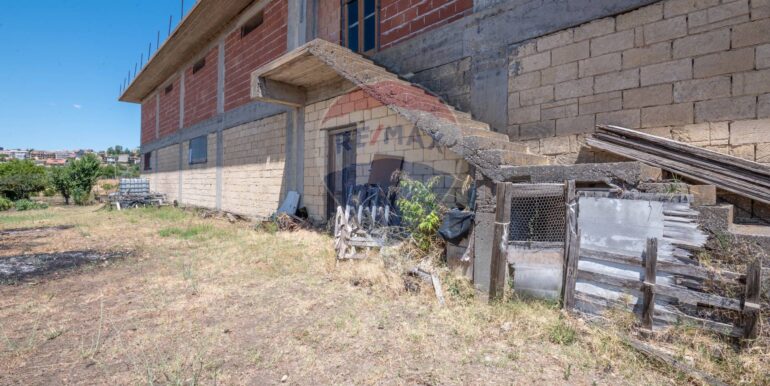 20250825173036-975646-11