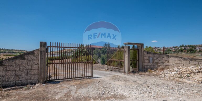 20250825173049-975646-14