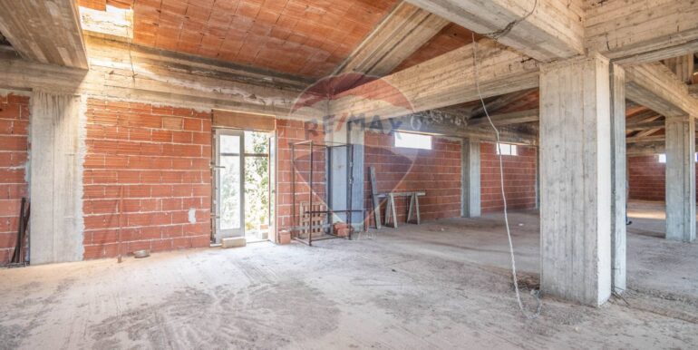 20250825173052-975646-15