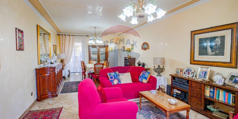 20250828202331-976370-3