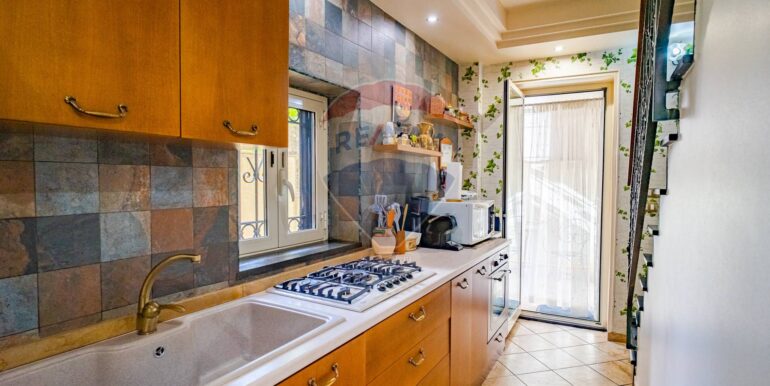 20250828202419-976370-10