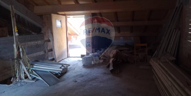 2025082875430-976045-10