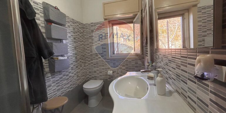 20250829130054-976451-15