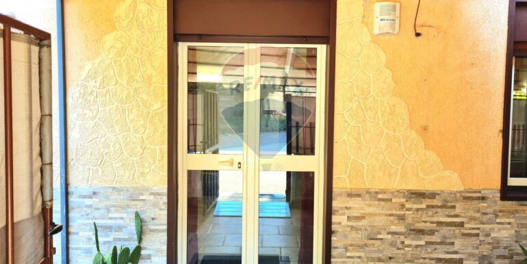 2025082983018-976086-18