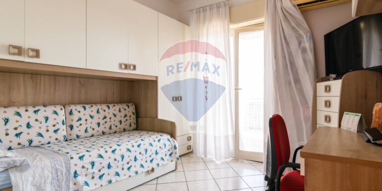 2025082990243-975197-19