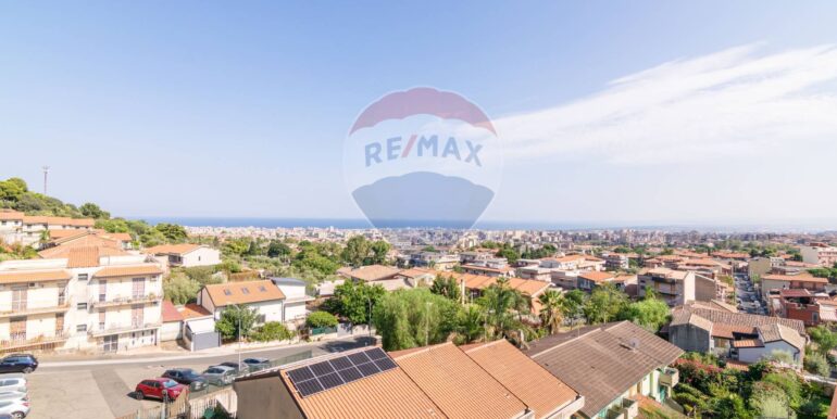 2025082990306-975197-24