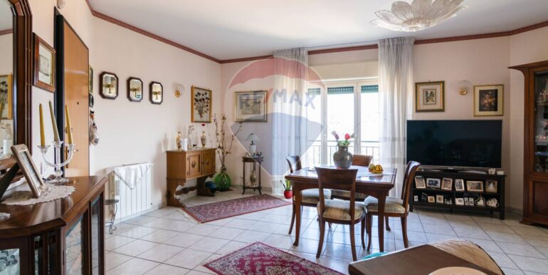 2025082990350-975197-33