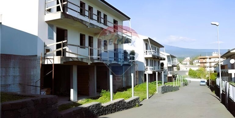 20250830174004-976735-7