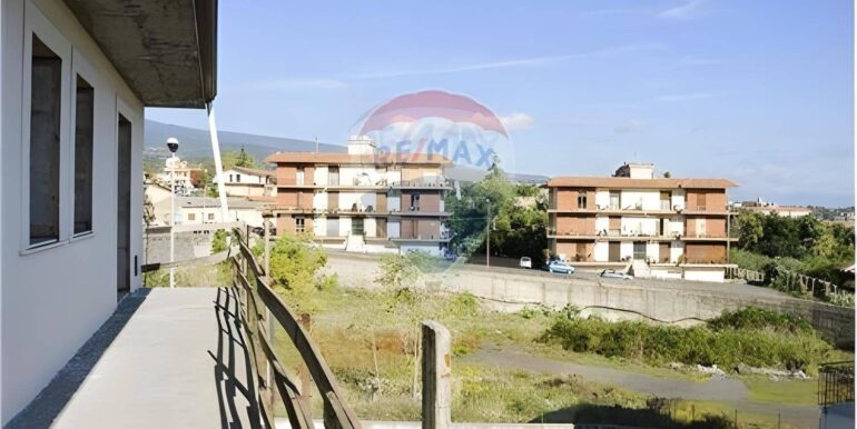 20250830174014-976735-12