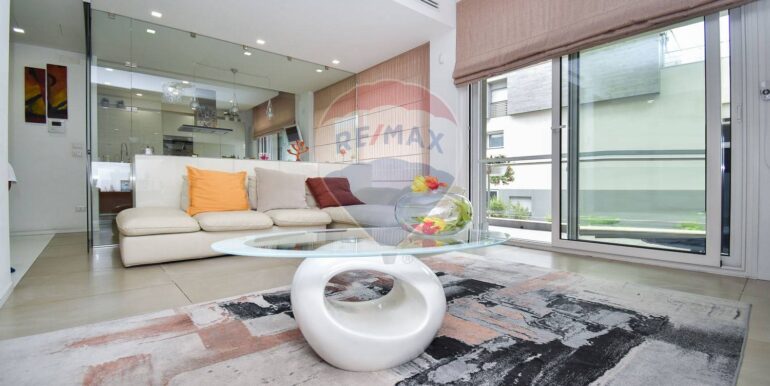 20250901191613-977039-7