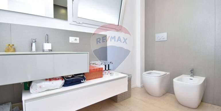 20250901191633-977039-15