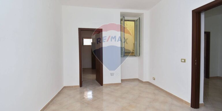 20250902195818-975457-52