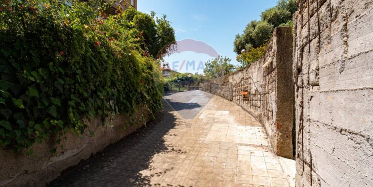 20250903123646-977442-17