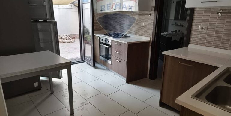 2025090383013-963976-14