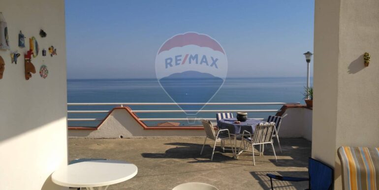 2025090592108013291392