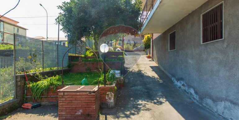 2025090595905-978818-5