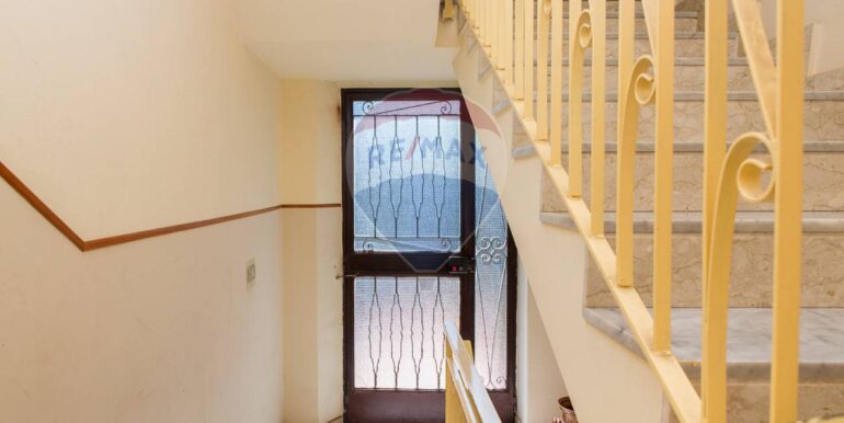 2025090595906-978818-10