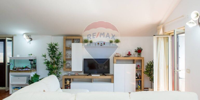 2025090595906-978818-14