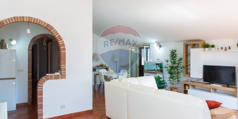 2025090595906-978818-15