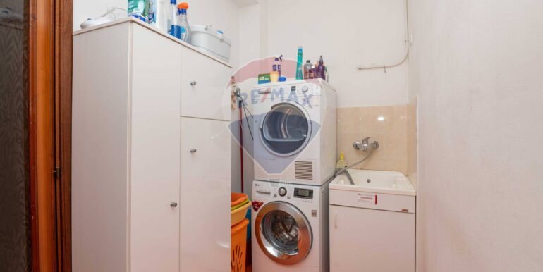 2025092213737-986111-12