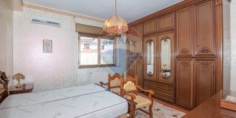 2025092213752-986111-15