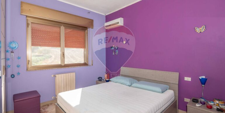 2025092213804-986111-18