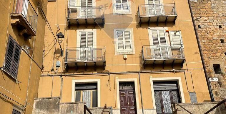 2025092275011-986114-2